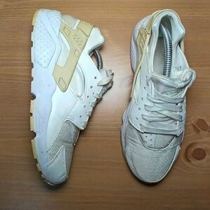 Nike Air Huarache Run Size 5Y 904538-100